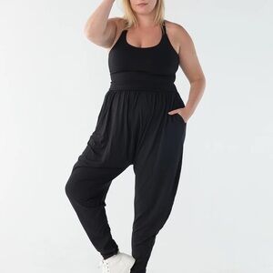 Chic Black Sleeveless Jumpsuit